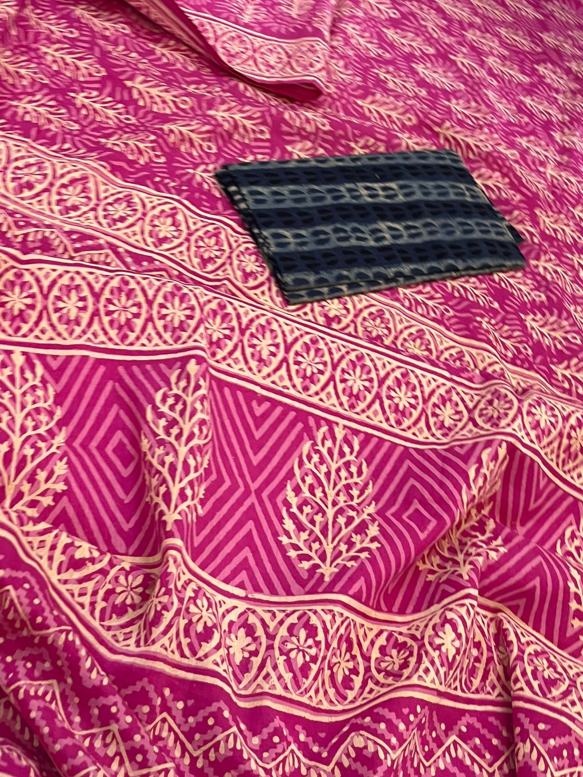 Pure Mul cotton Handblock Printed Saree with complimentary AJRAKH blouse - Pink