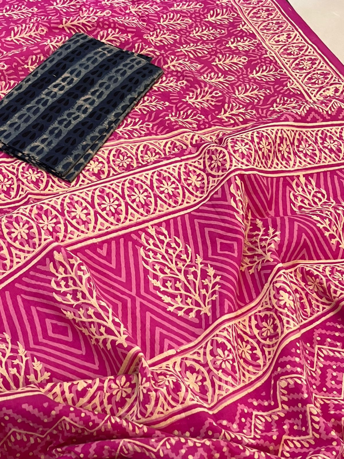 Pure Mul cotton Handblock Printed Saree with complimentary AJRAKH blouse - Pink