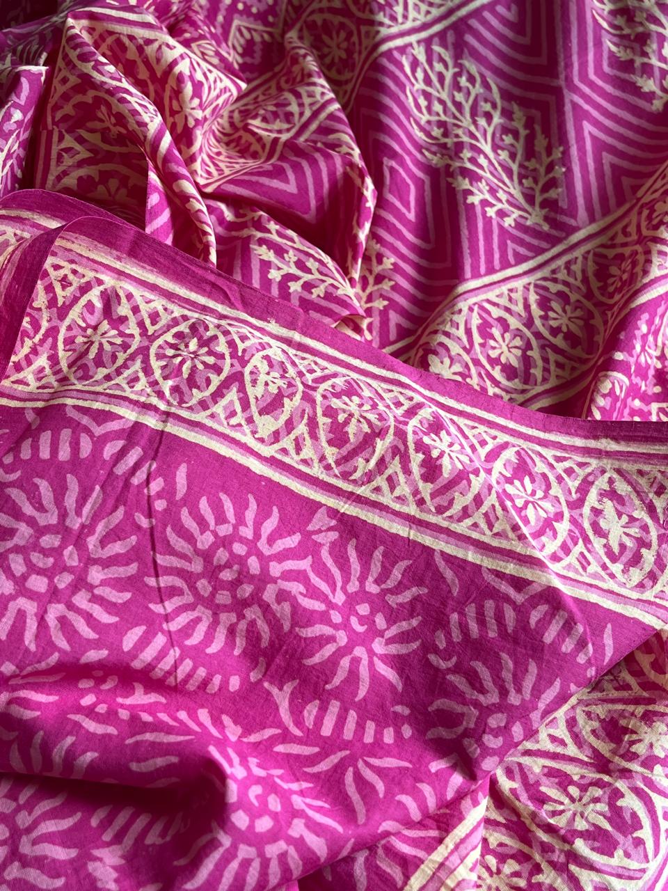Pure Mul cotton Handblock Printed Saree with complimentary AJRAKH blouse - Pink