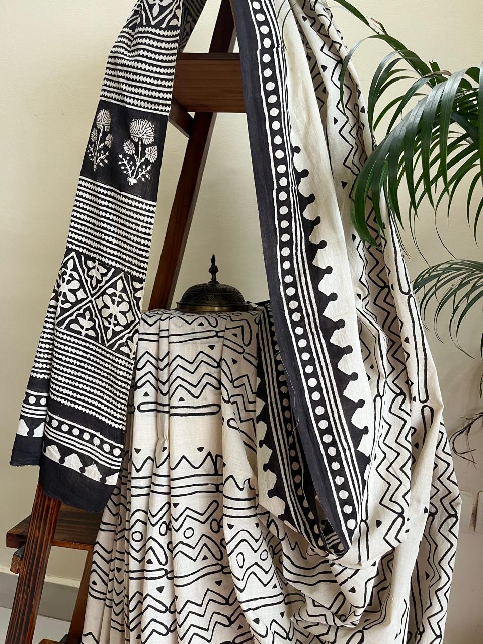 Pure Mul cotton sarees with handblock print - Off White with Black