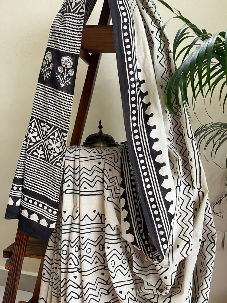 Image of Pure Mul cotton sarees with handblock print - Off White with Black