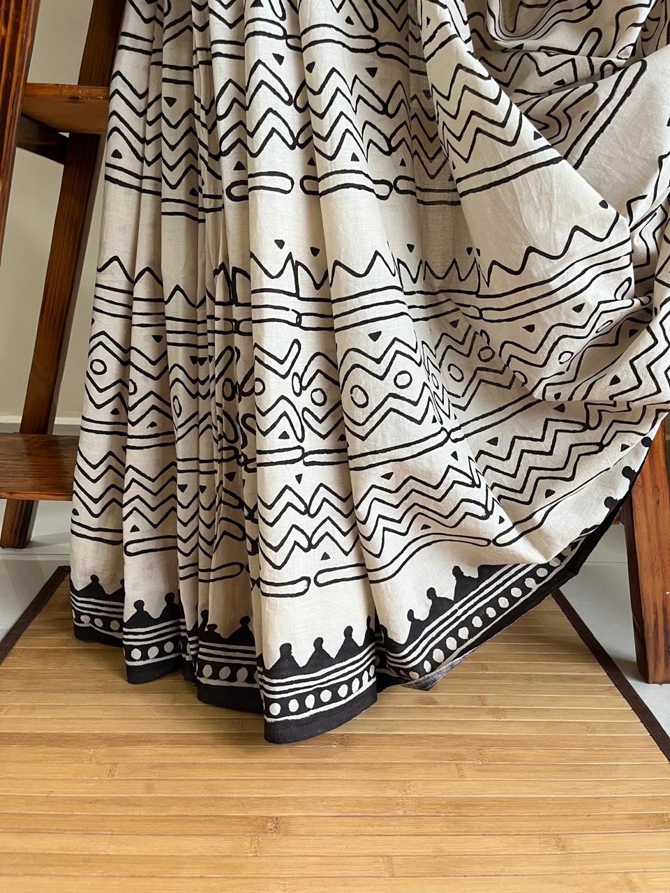 Pure Mul cotton sarees with handblock print - Off White with Black