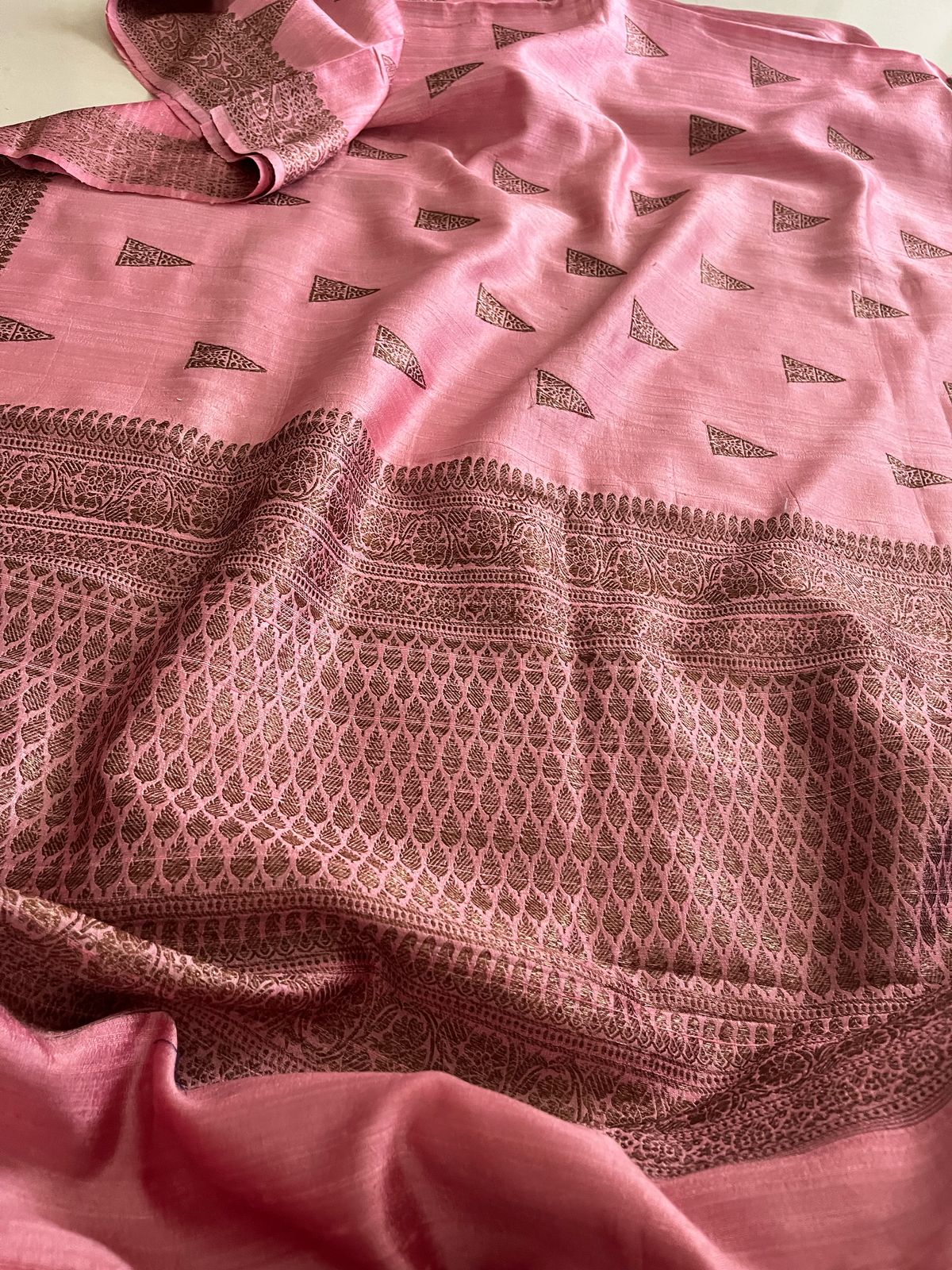 Pure Raw Silk Handloom Saree With Antique Zari - Onion Pink