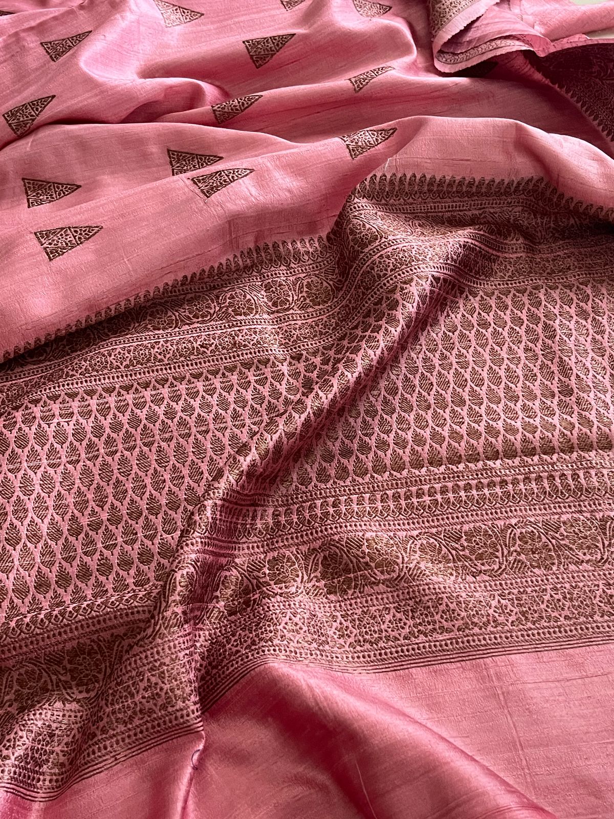 Pure Raw Silk Handloom Saree With Antique Zari - Onion Pink