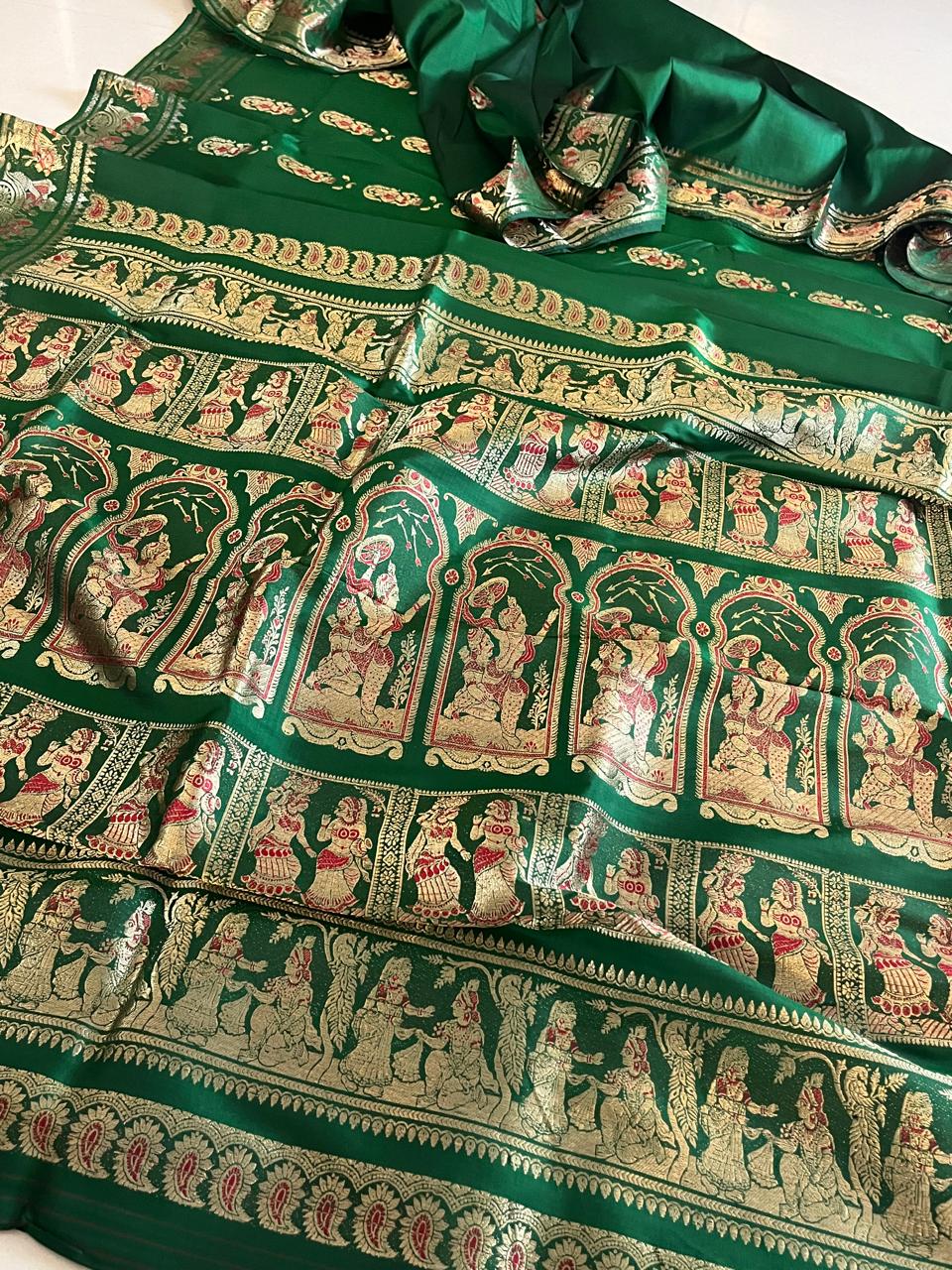 Exquisite Handwoven Pure Silk Swarnachari saree - Bottle Green