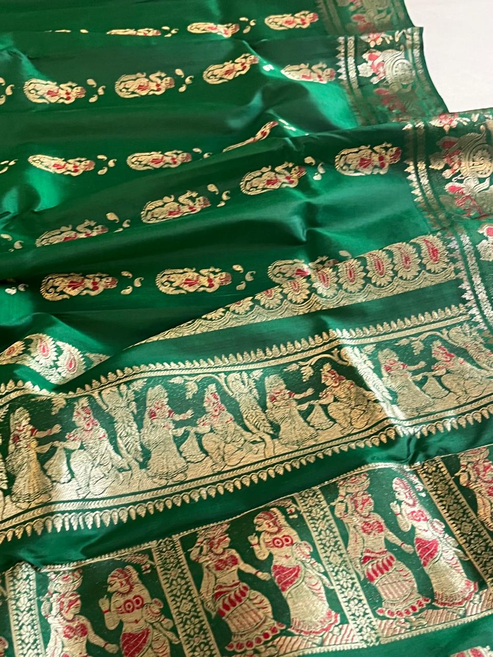 Exquisite Handwoven Pure Silk Swarnachari saree - Bottle Green
