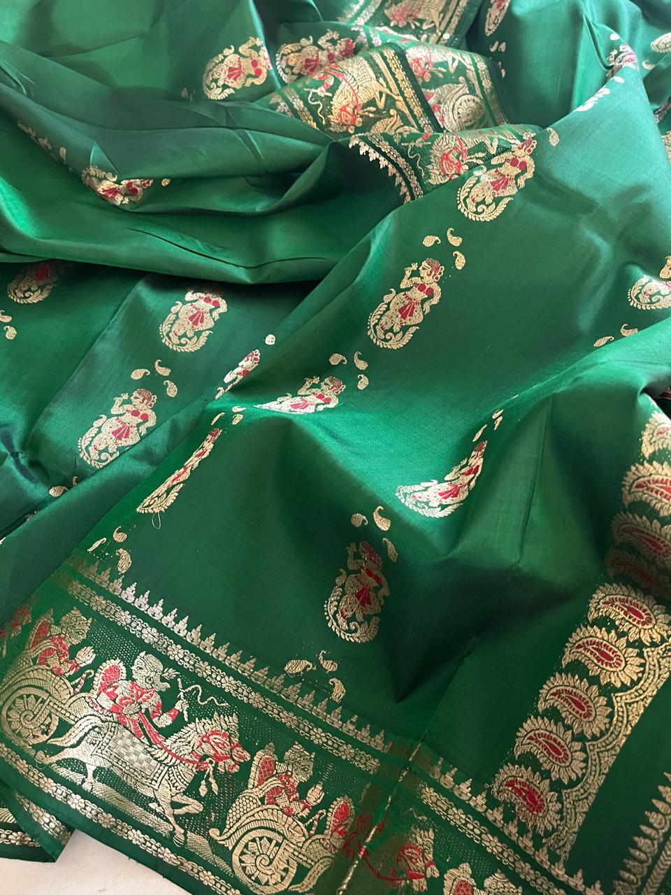 Exquisite Handwoven Pure Silk Swarnachari saree - Bottle Green