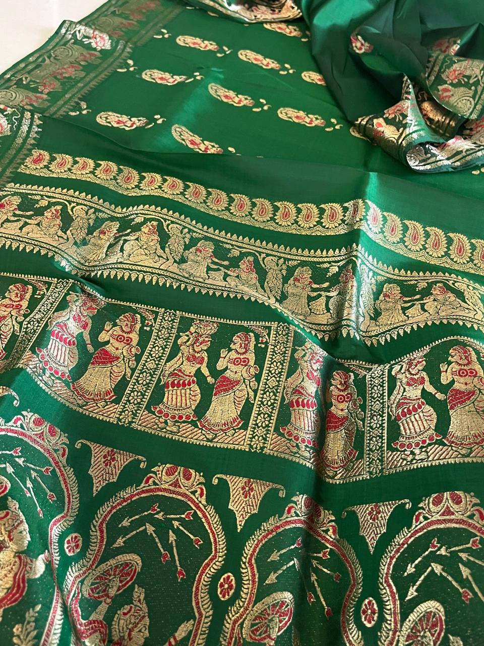 Exquisite Handwoven Pure Silk Swarnachari saree - Bottle Green