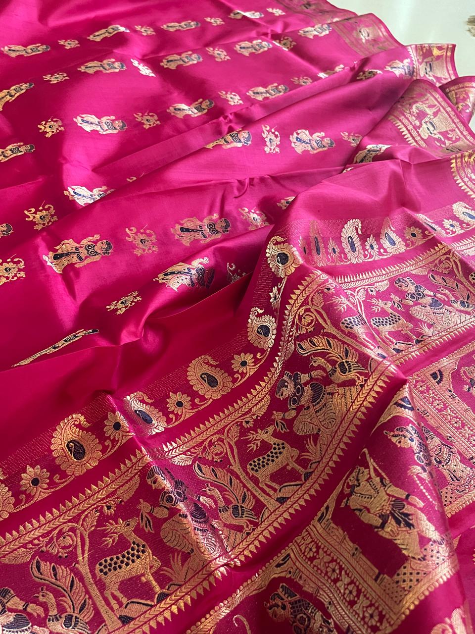 Exquisite Handwoven Pure Silk Swarnachari saree - Magenta