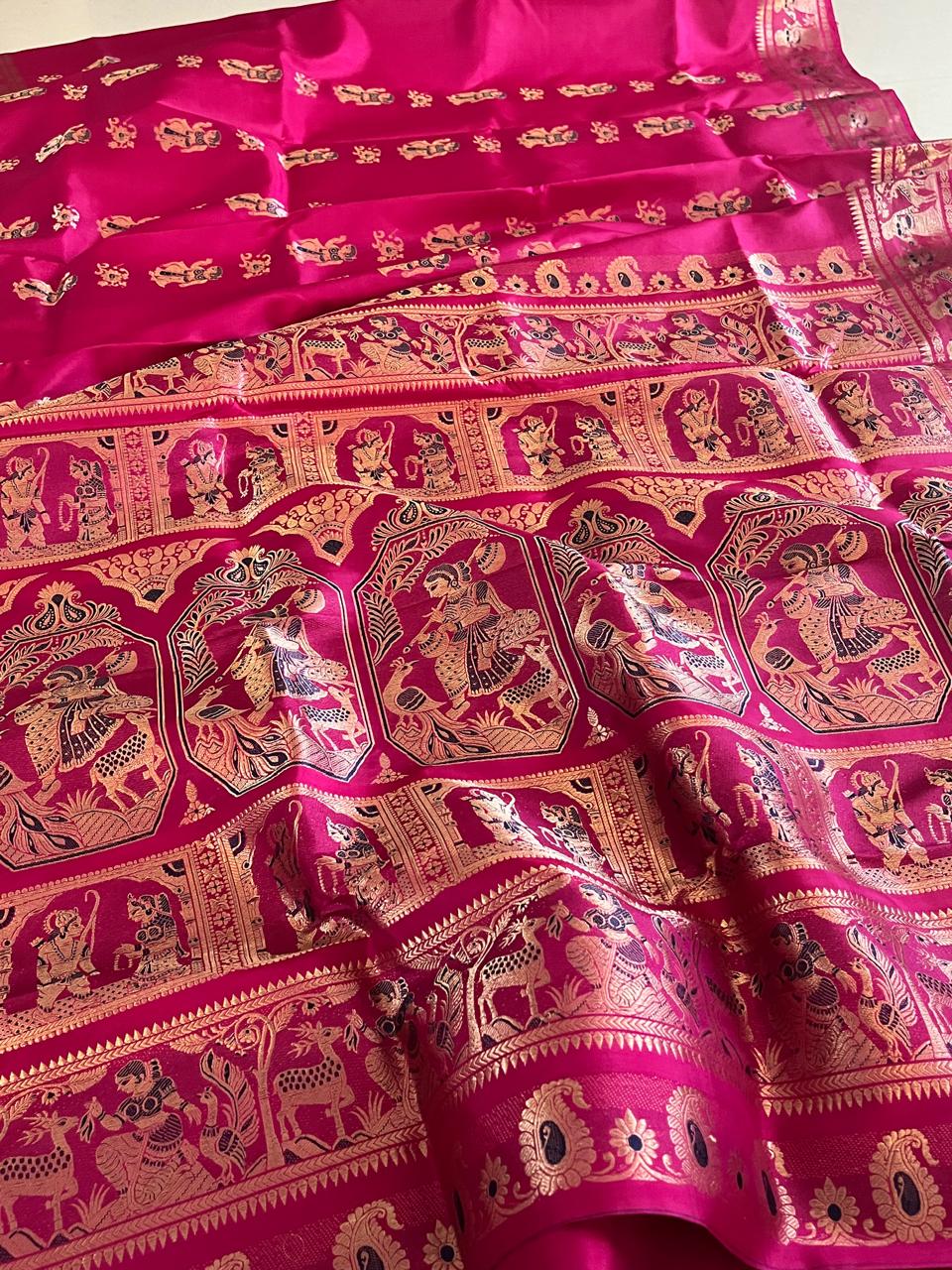 Exquisite Handwoven Pure Silk Swarnachari saree - Magenta