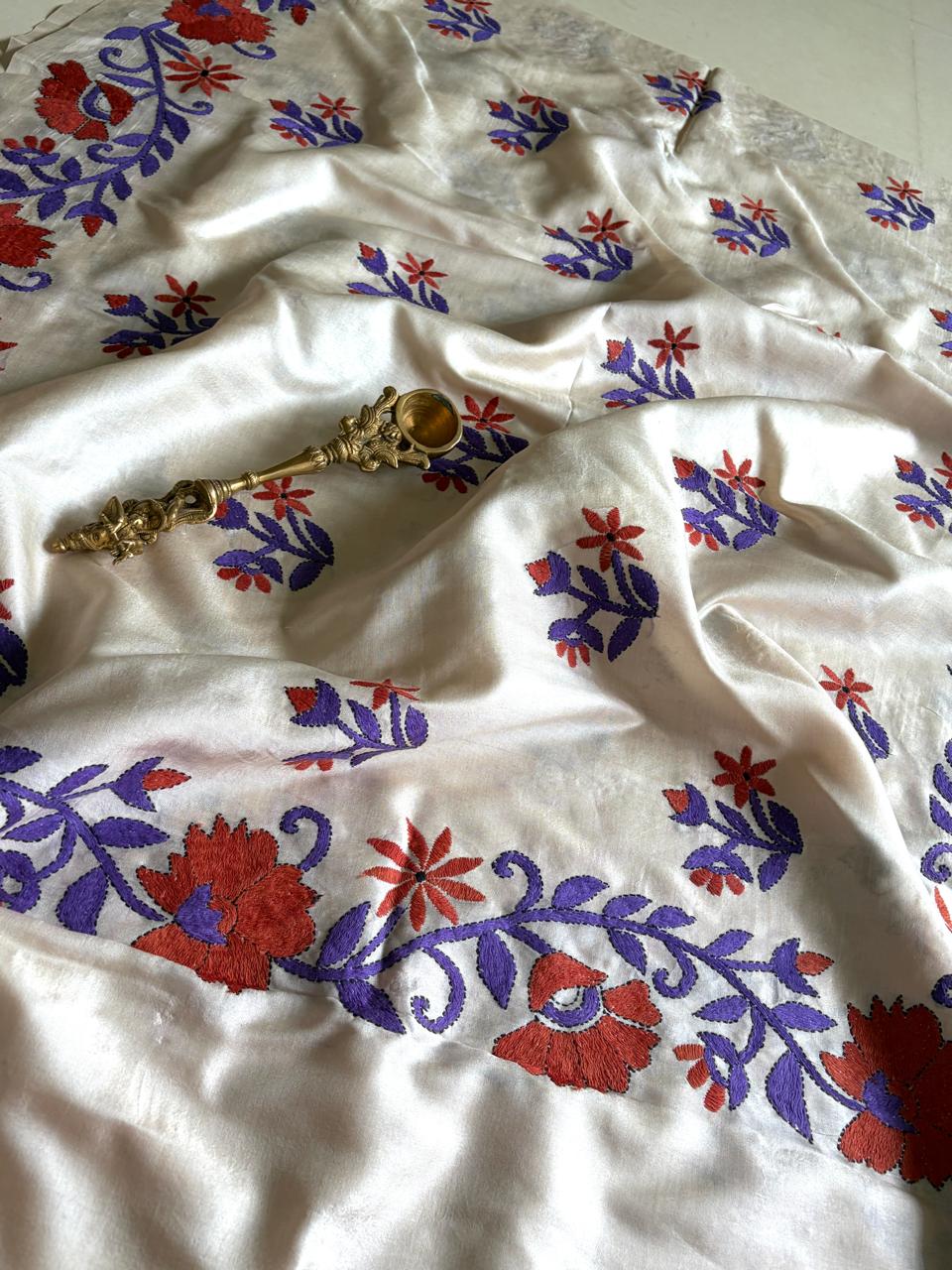 Pure Tussar Silk Handwoven Dupatta with intricate Hand Kantha Embroidery - Off White Floral