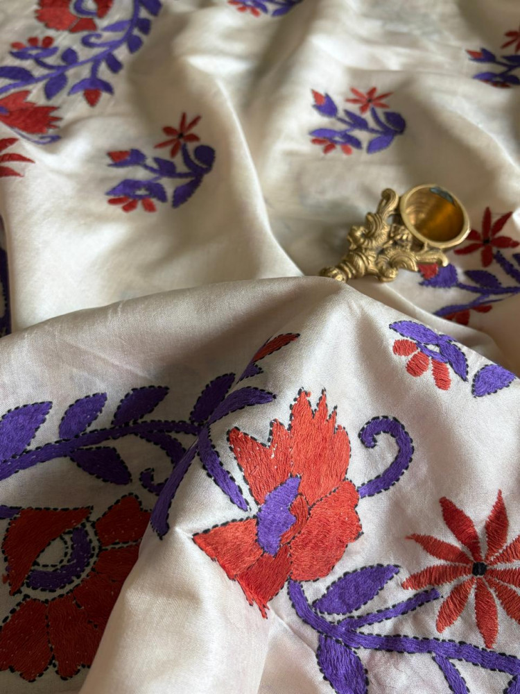 Image of Pure Tussar Silk Handwoven Dupatta with intricate Hand Kantha Embroidery - Off White Floral