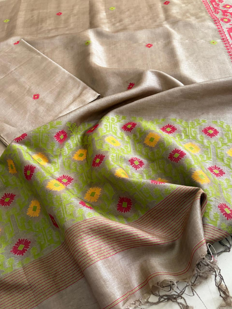 Image of Pure Tussar Silk Kurta Dupatta Set with Jamdani Weave - Beige