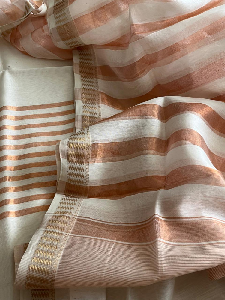 Image of Stunning Maheshwari Silk Cotton Handwoven Kurta Dupatta Set With Zari Stripes - Pearl White