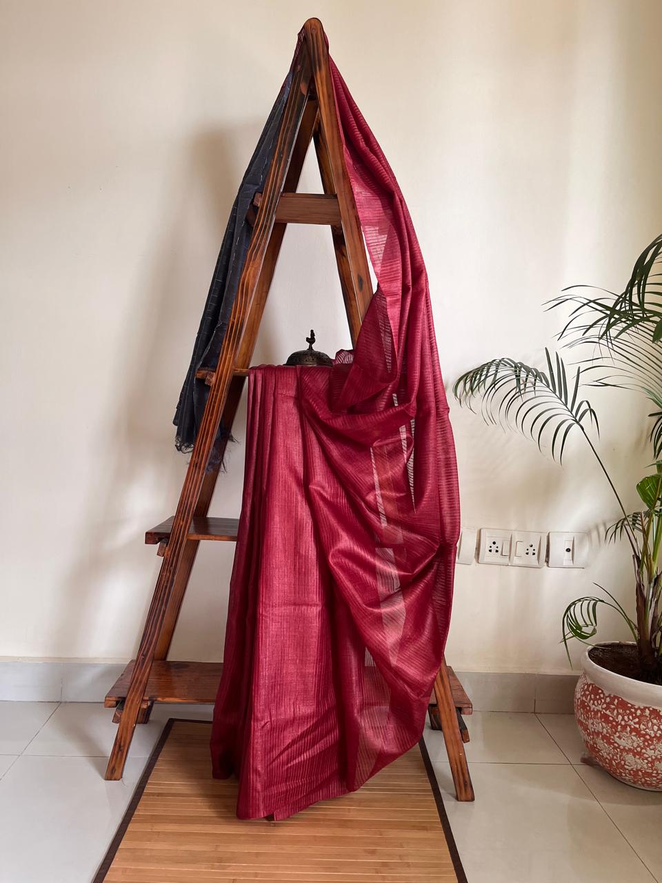 Pure Tussar Silk Handloom Saree with textured weaving - Maroon