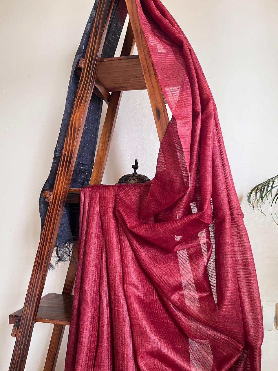 Pure Tussar Silk Handloom Saree with textured weaving - Maroon