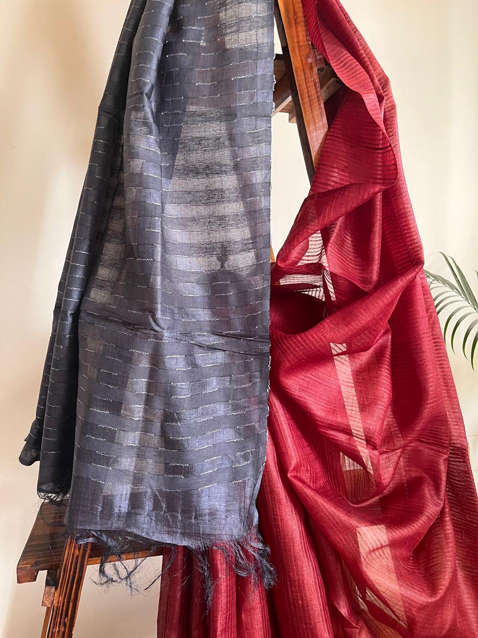 Pure Tussar Silk Handloom Saree with textured weaving - Maroon