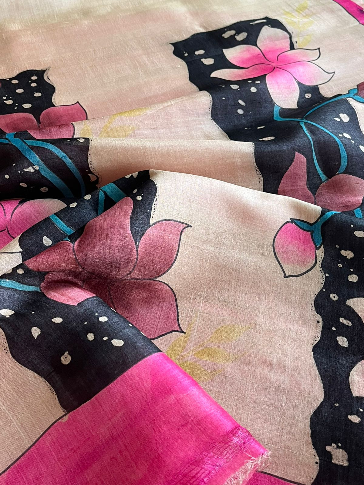 Very exclusive Pure Tussar Silk Saree with Handpainted - Off White with Pink