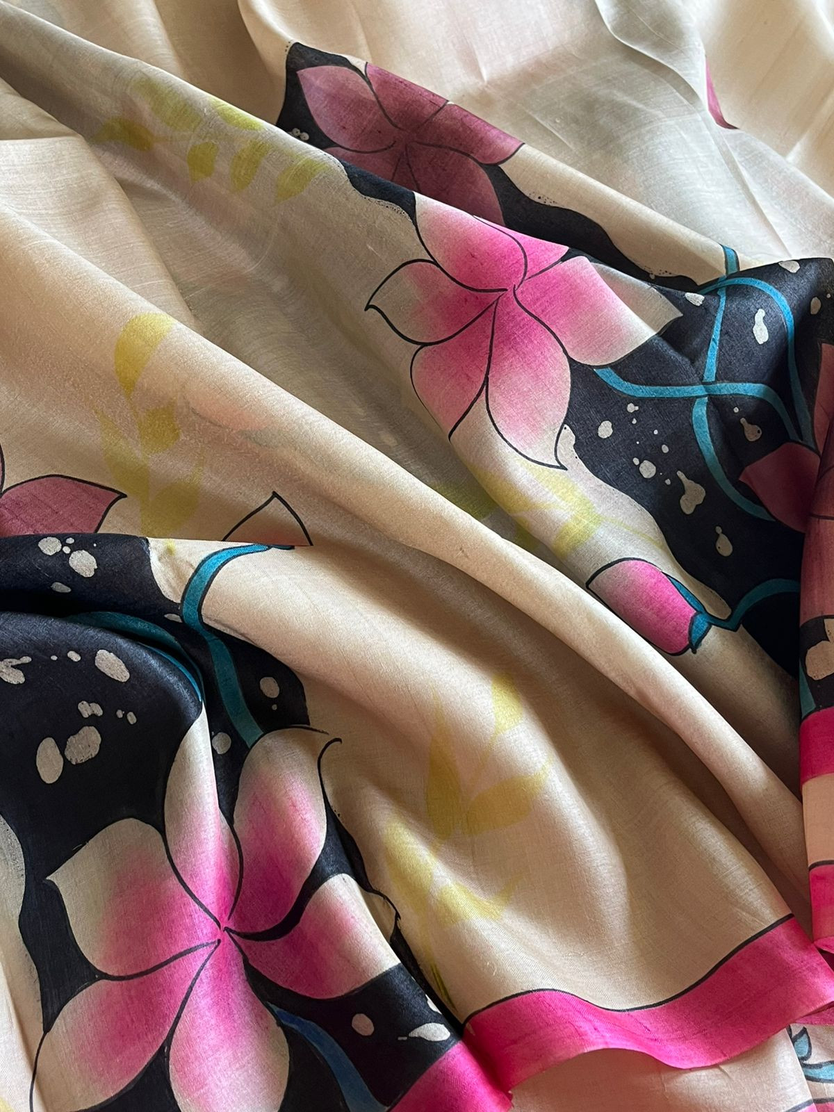 Very exclusive Pure Tussar Silk Saree with Handpainted - Off White with Pink