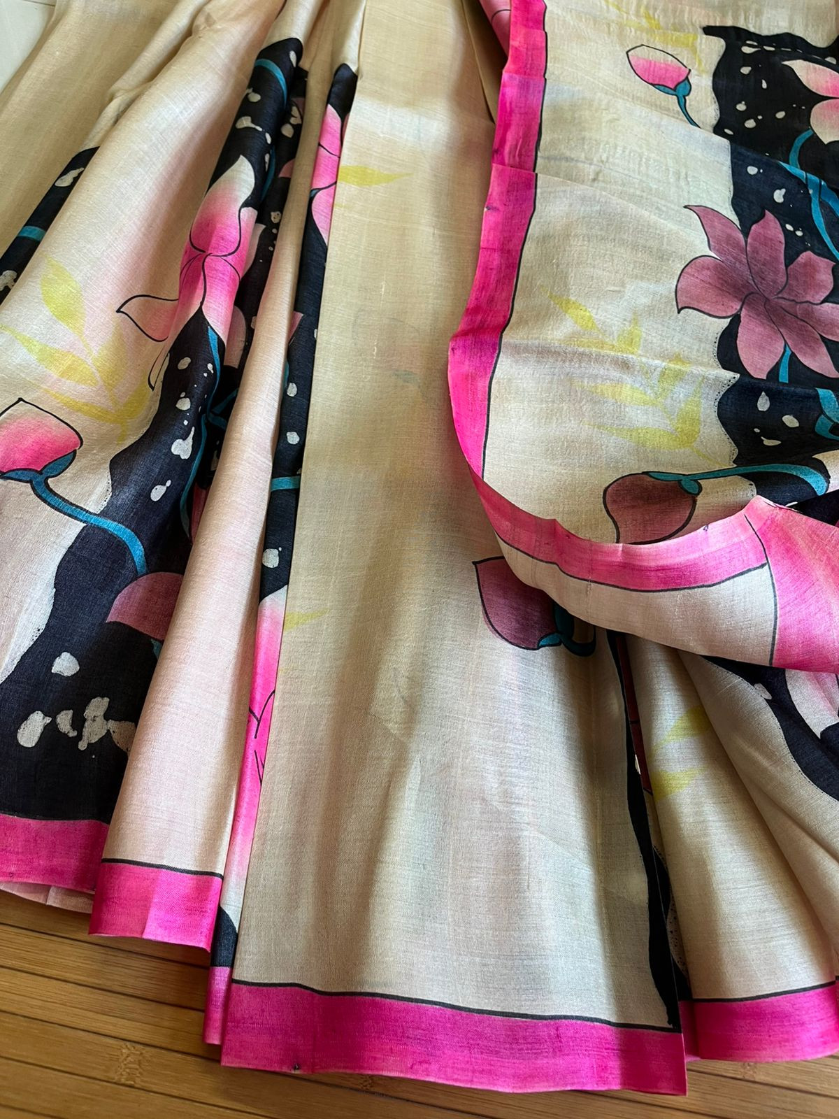 Very exclusive Pure Tussar Silk Saree with Handpainted - Off White with Pink