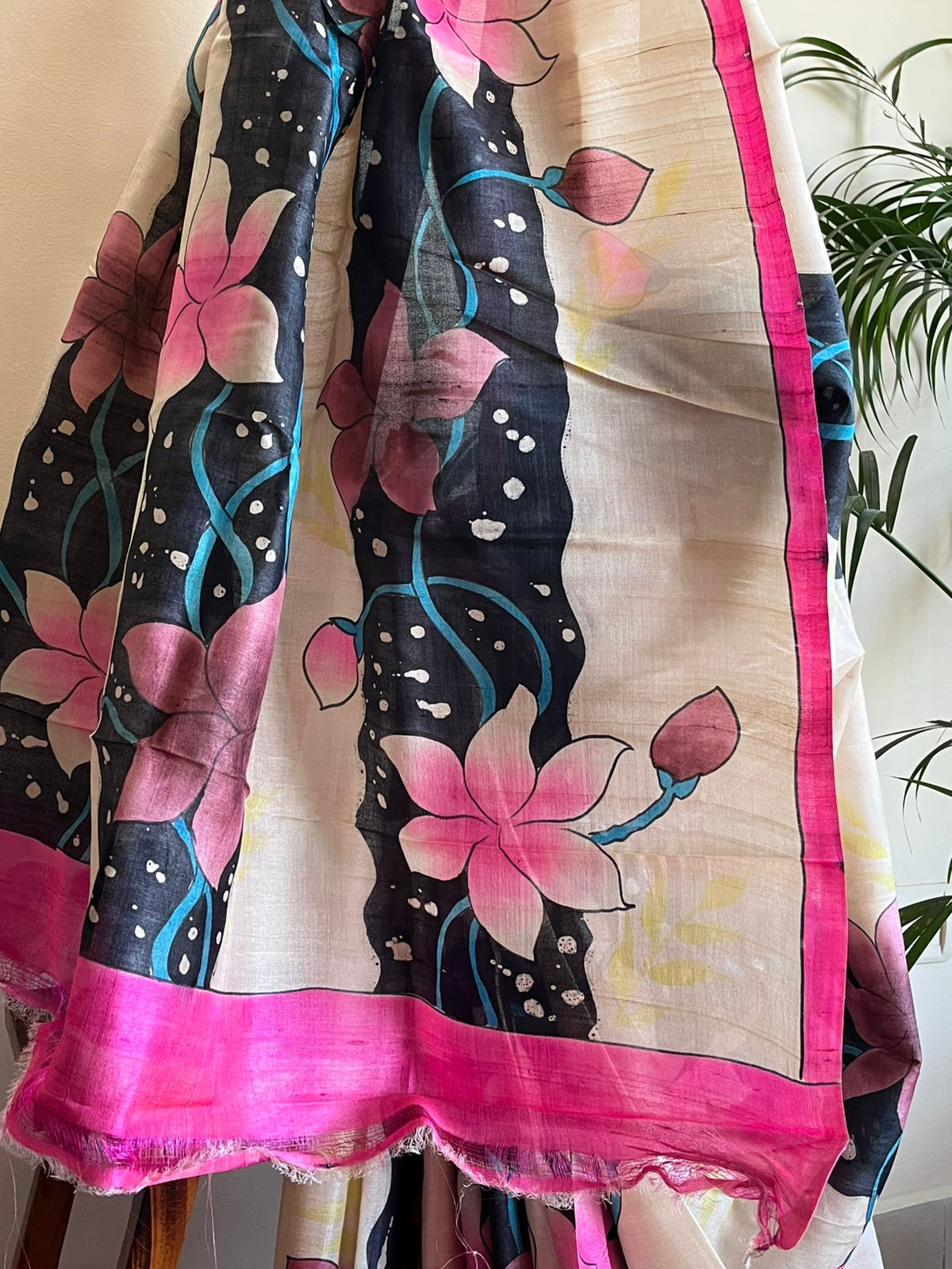 Very exclusive Pure Tussar Silk Saree with Handpainted - Off White with Pink