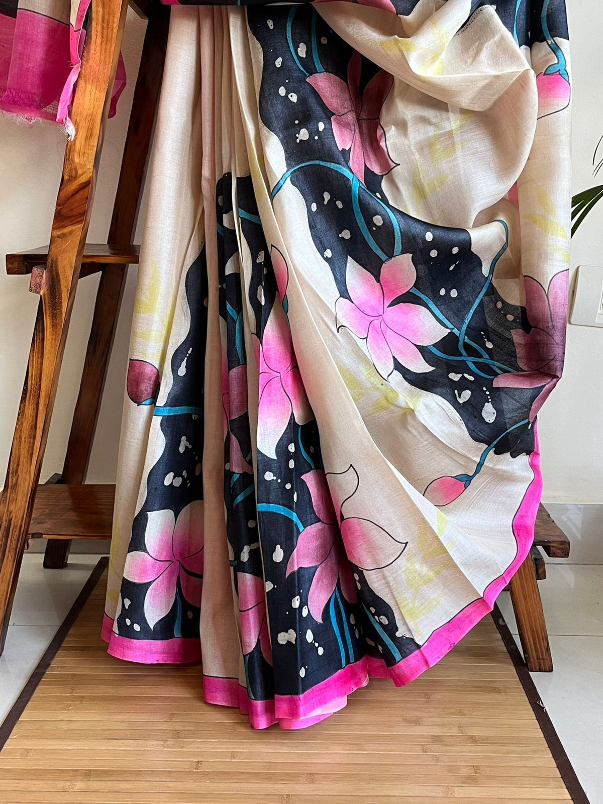 Very exclusive Pure Tussar Silk Saree with Handpainted - Off White with Pink