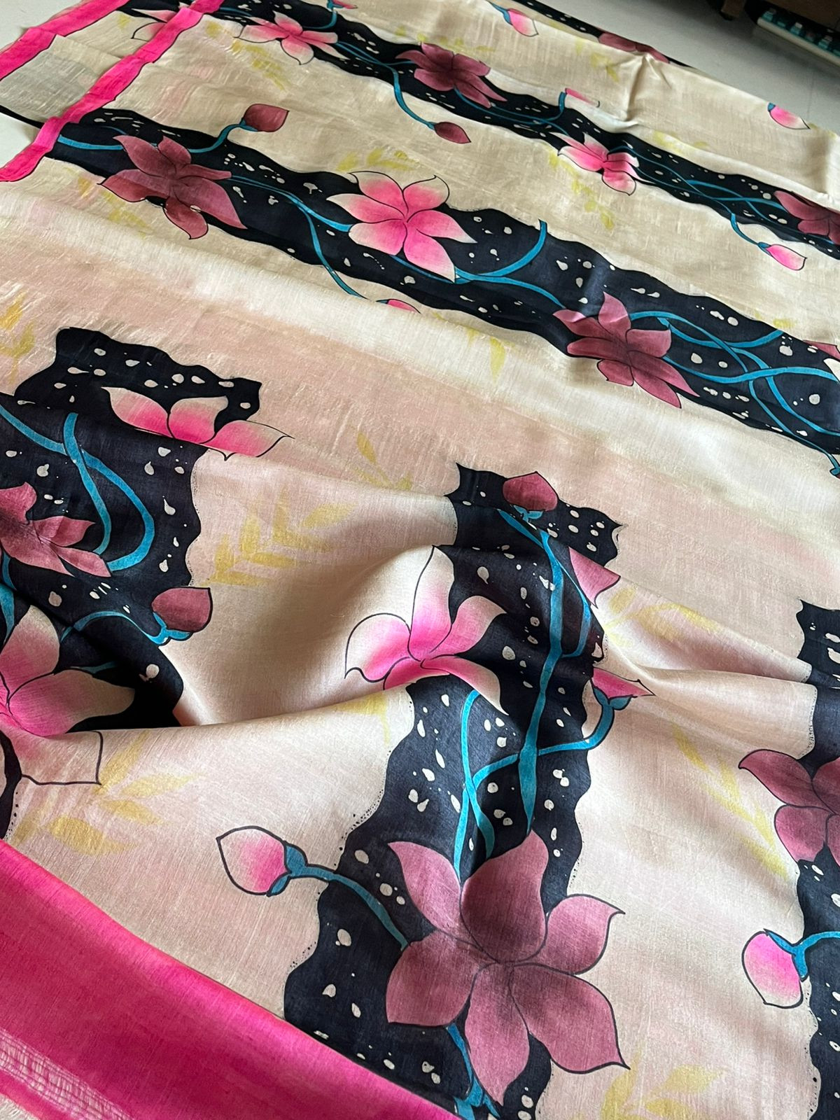 Very exclusive Pure Tussar Silk Saree with Handpainted - Off White with Pink