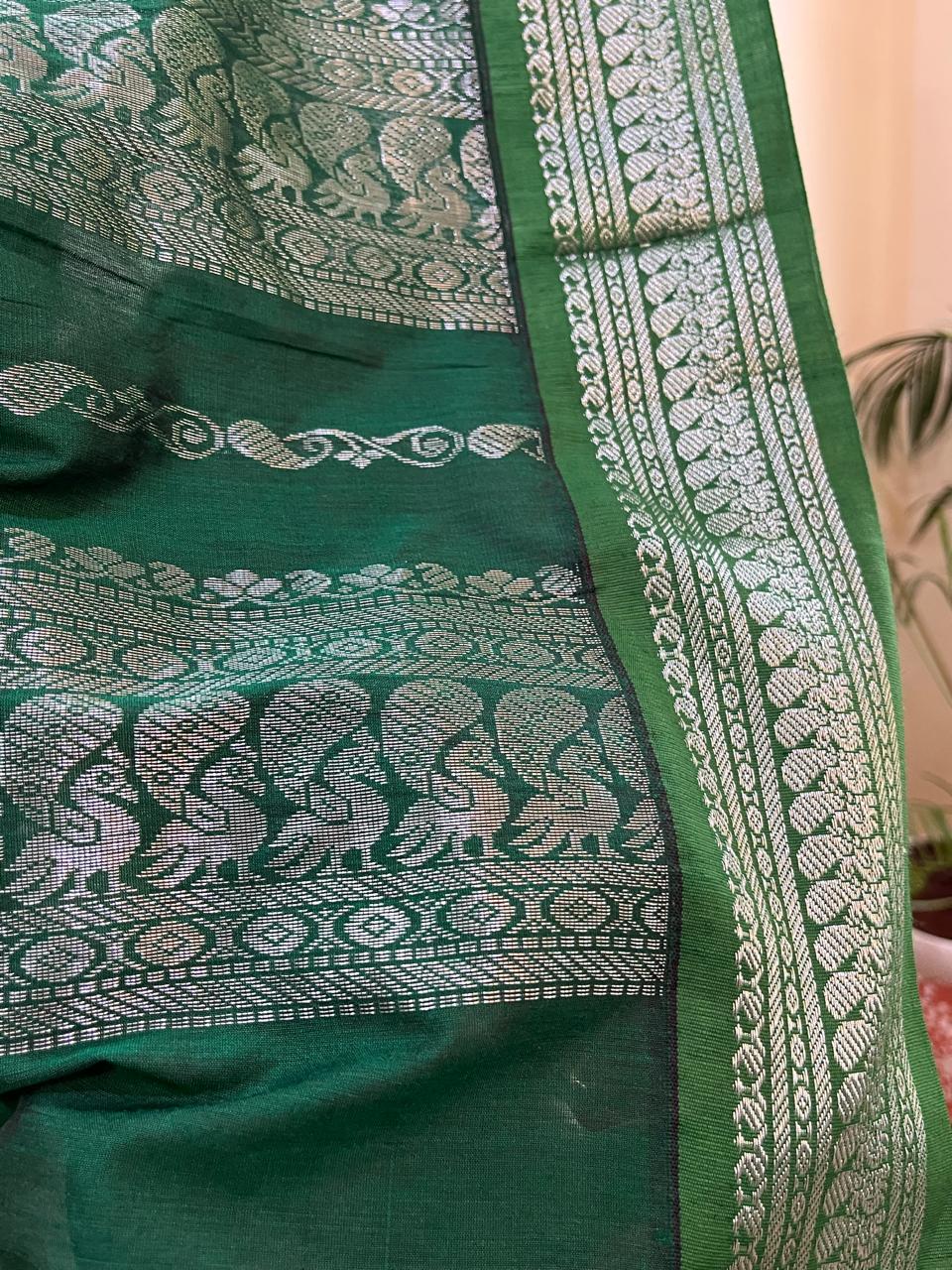 Vibrant handwoven Gadwal cotton Silk Saree - Pink with Green