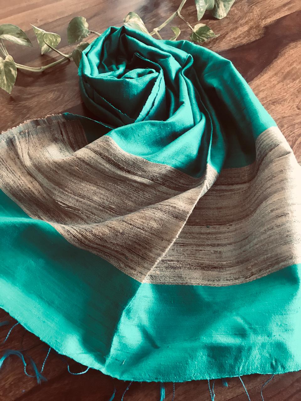 Vibrant pure Raw Silk Stole - plain with geecha border - Green
