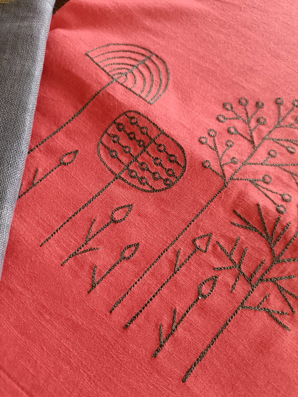 Embroidered Cotton Kurtas with Handwoven Linen Dupatta with zari border and buttis