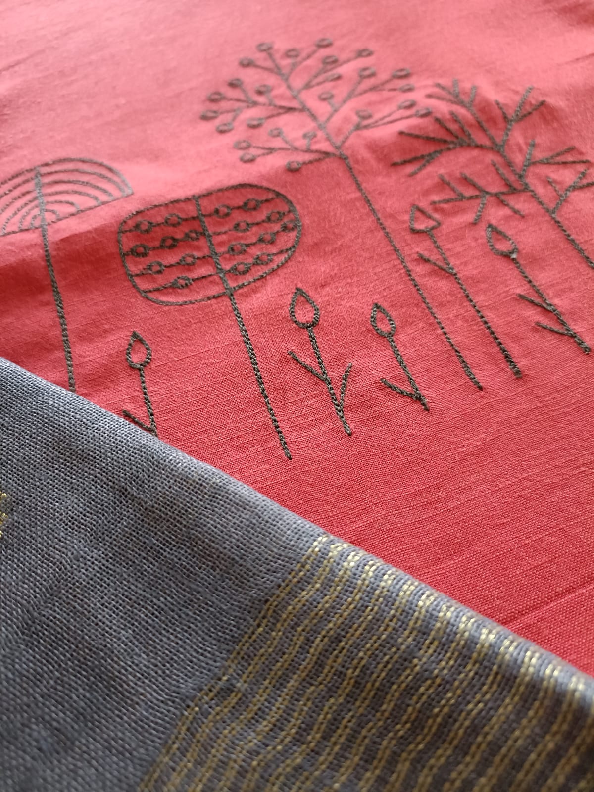 Embroidered Cotton Kurtas with Handwoven Linen Dupatta with zari border and buttis