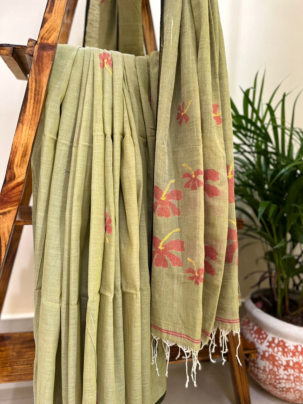 Pure cotton handwoven Bengal cotton saree - Cardamom Green