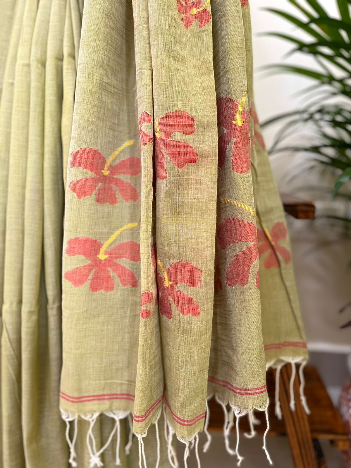 Pure cotton handwoven Bengal cotton saree - Cardamom Green