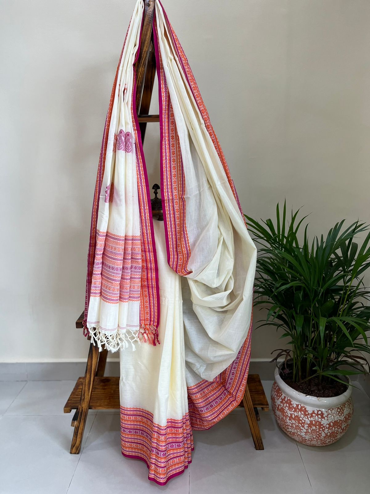 Very beautiful and comfortable Pure Bengal cotton sarees - OffWhite