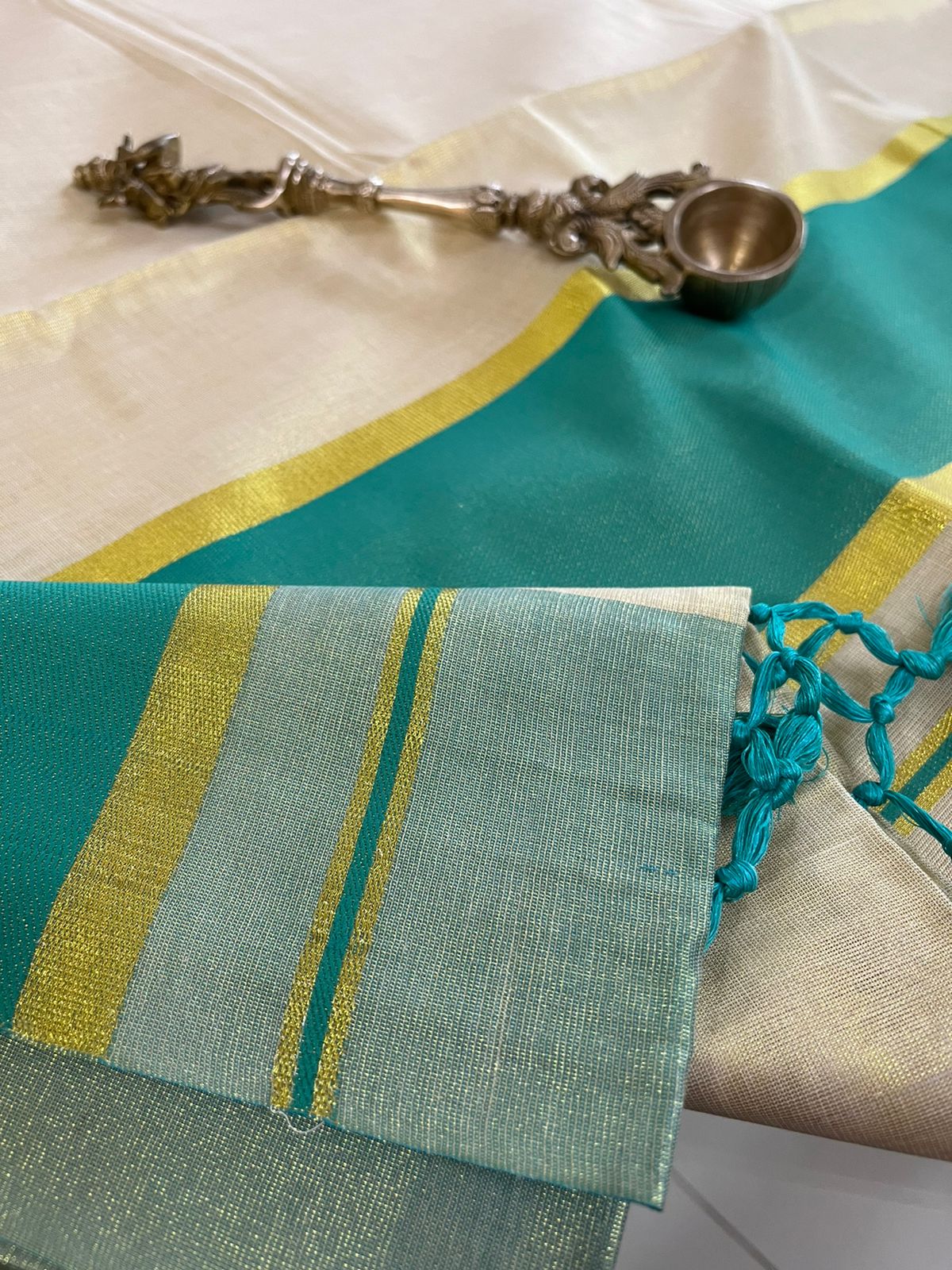 Pure cotton Tissue Kasavu Weave Saree