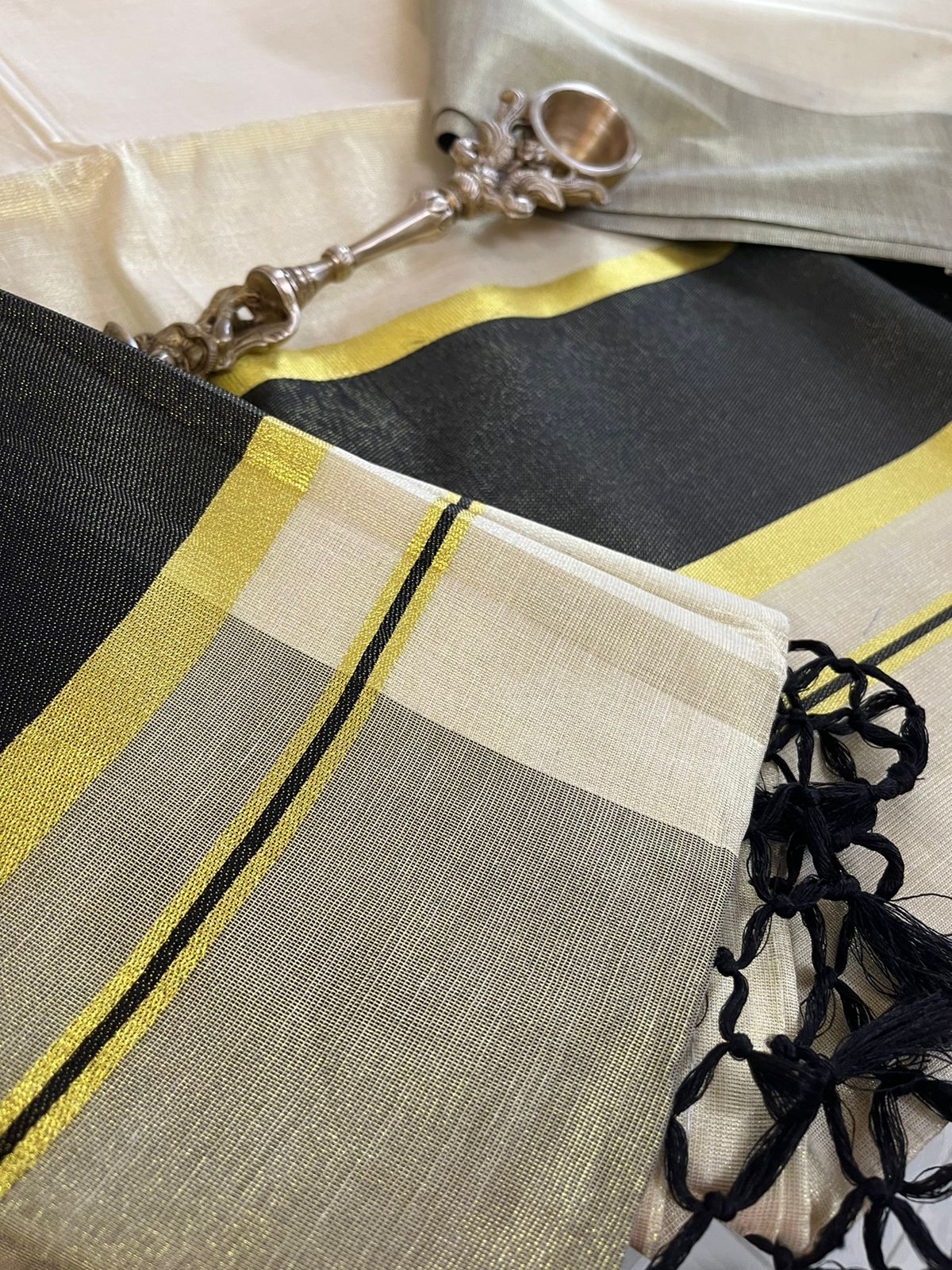 Pure cotton Tissue Kasavu Weave Saree