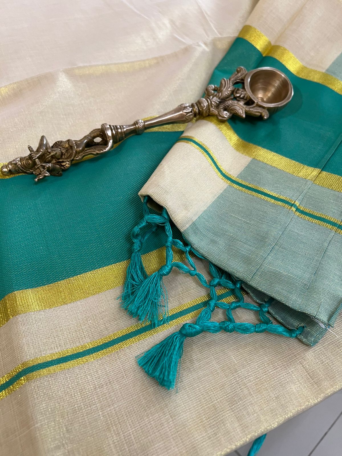 Pure cotton Tissue Kasavu Weave Saree