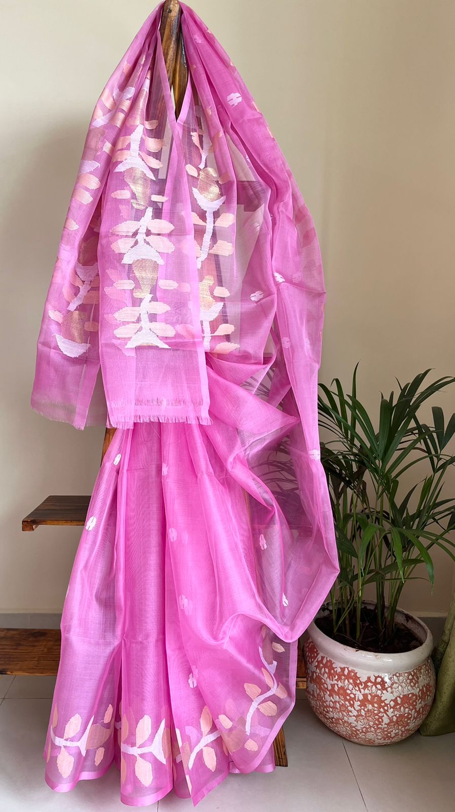 Pure Silk Jamdani Handloom saree- Pink with Gold