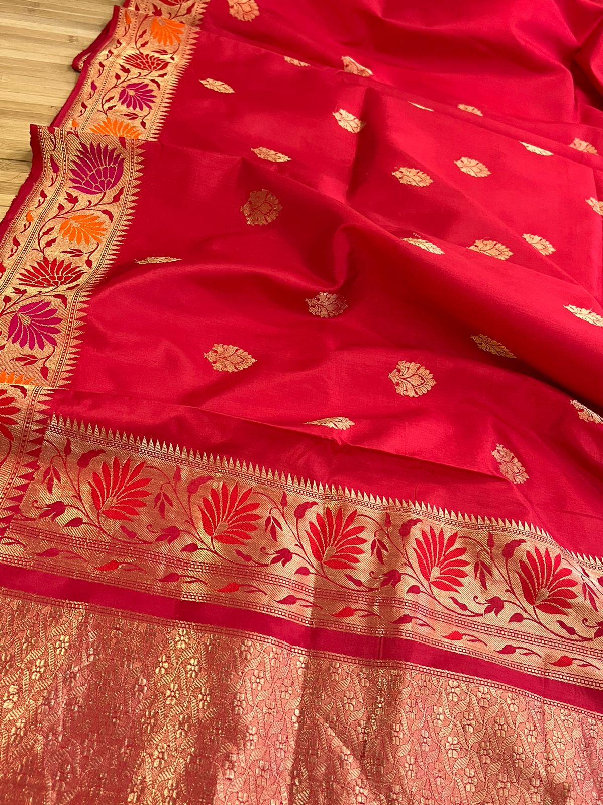 Pure Handloom Banarasi Katan Silk saree - Red
