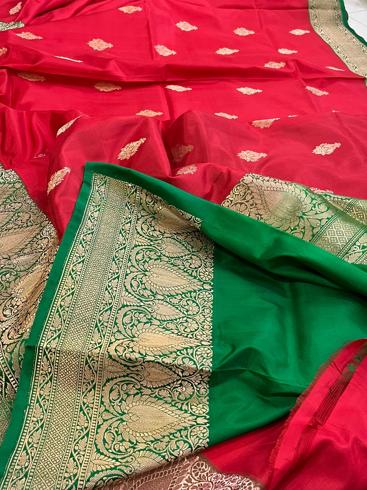 Pure Handloom Banarasi Katan Silk saree - Red and Green