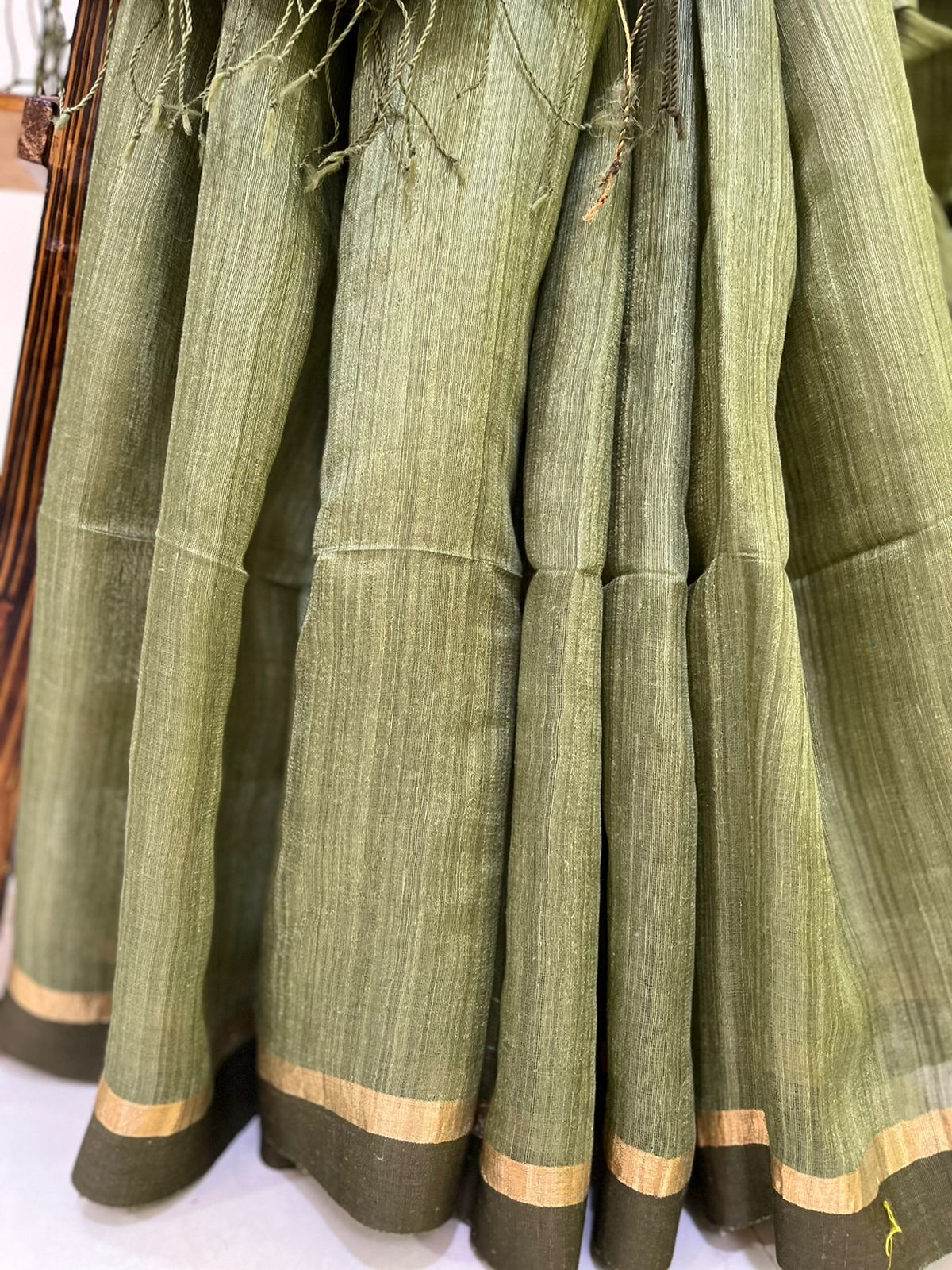 Beautiful Pure Matka Silk Saree - Olive Green