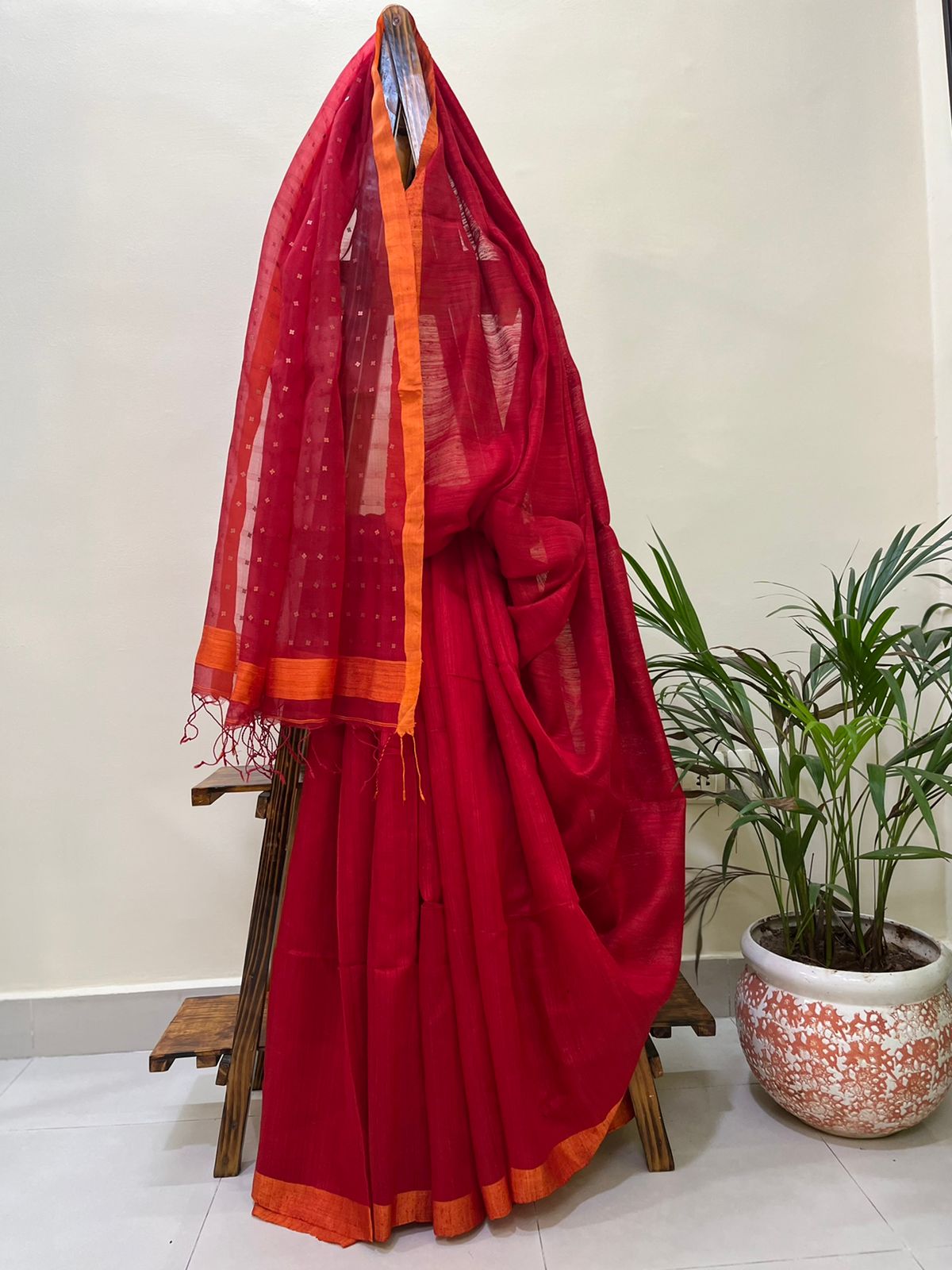 Beautiful Pure Matka Silk Saree - Red and Orange