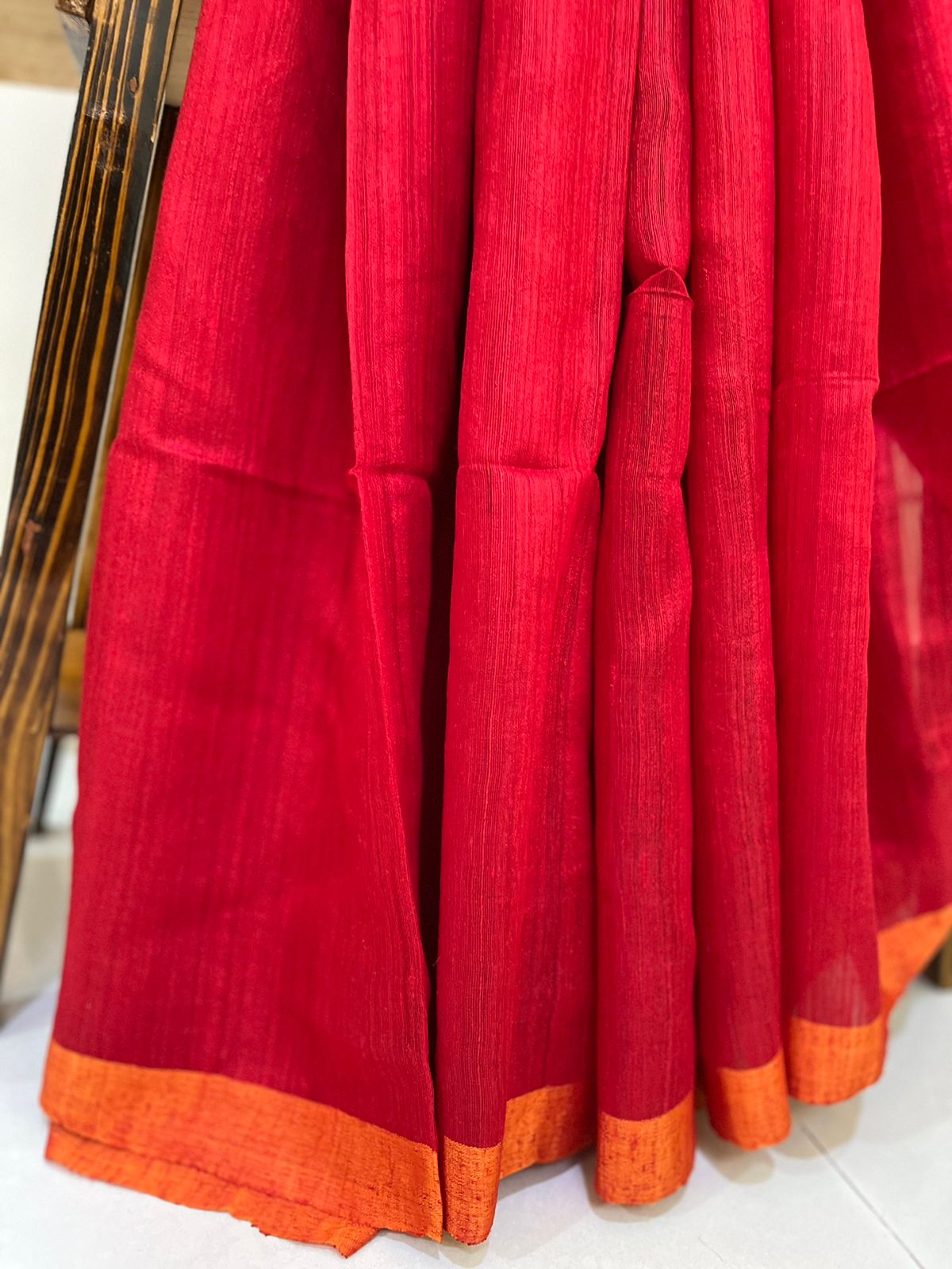 Beautiful Pure Matka Silk Saree - Red and Orange