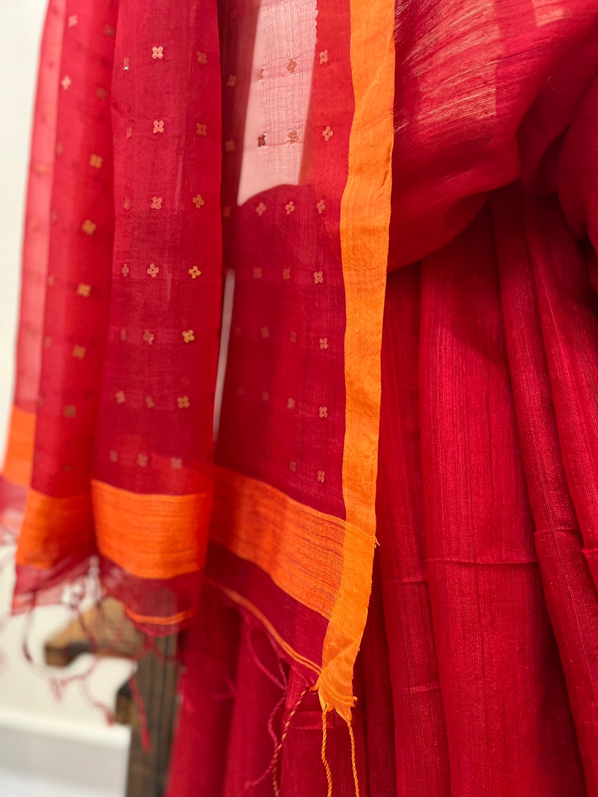 Beautiful Pure Matka Silk Saree - Red and Orange
