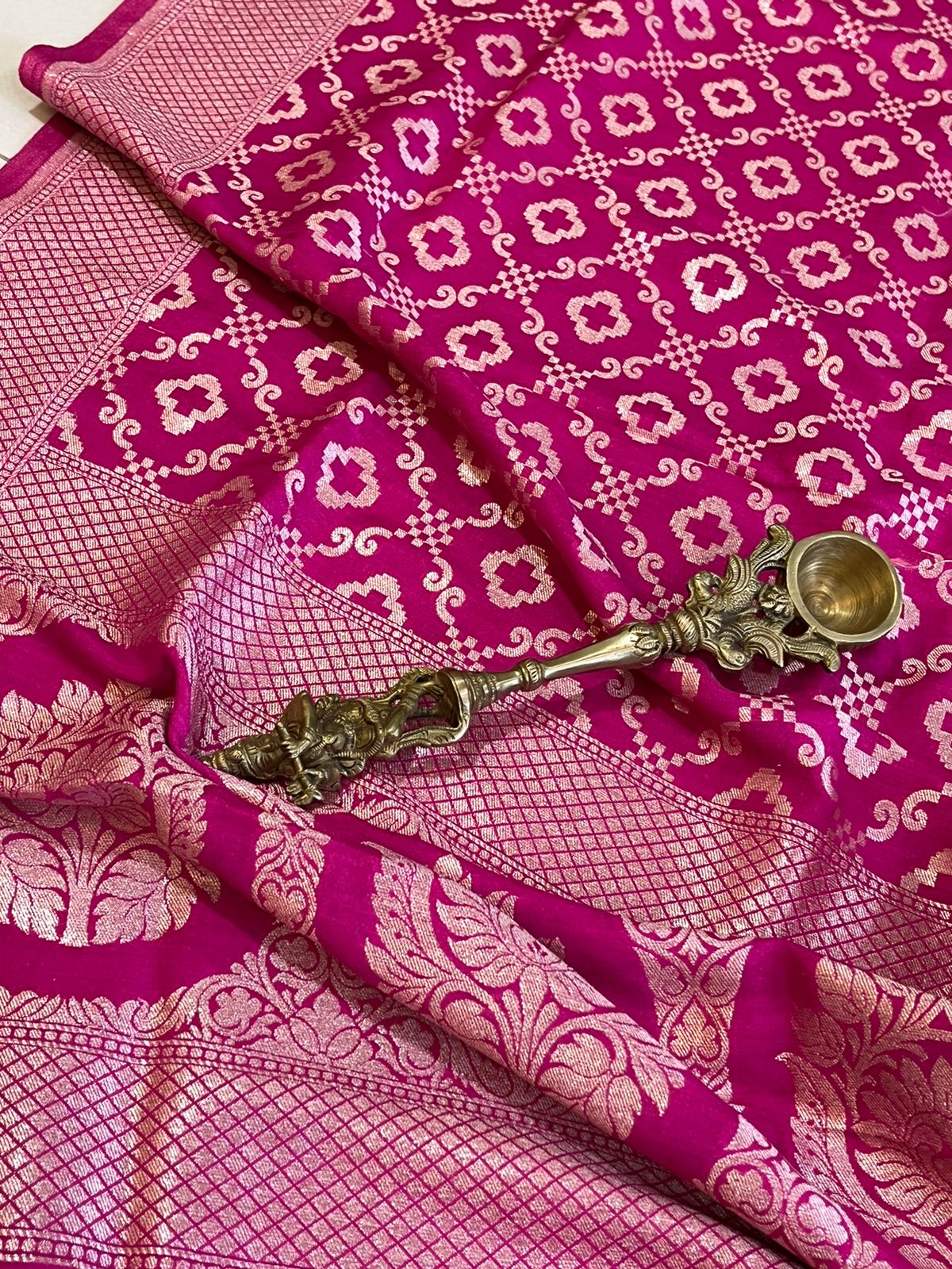 Banarasi Munga Silk Handwoven dupatta - Magenta