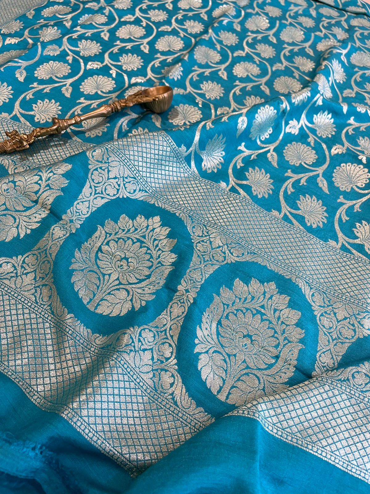 Banarasi Munga Silk Handwoven dupatta - Firozi