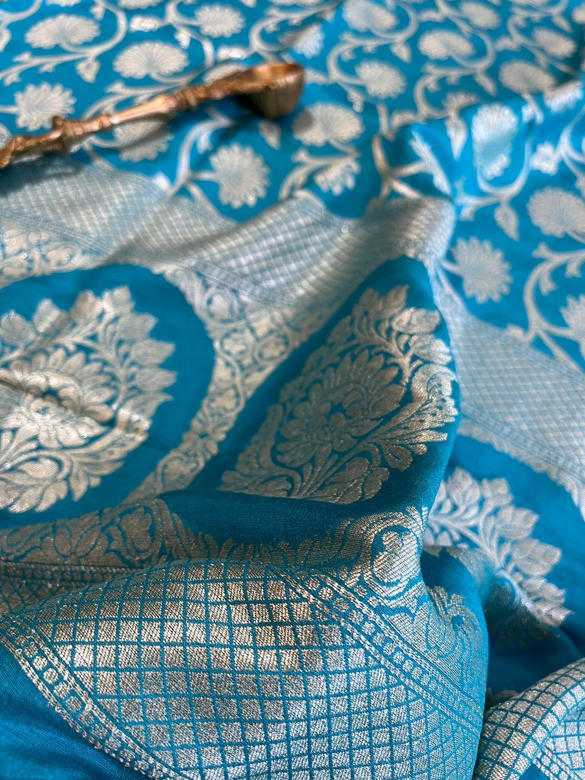 Banarasi Munga Silk Handwoven dupatta - Firozi