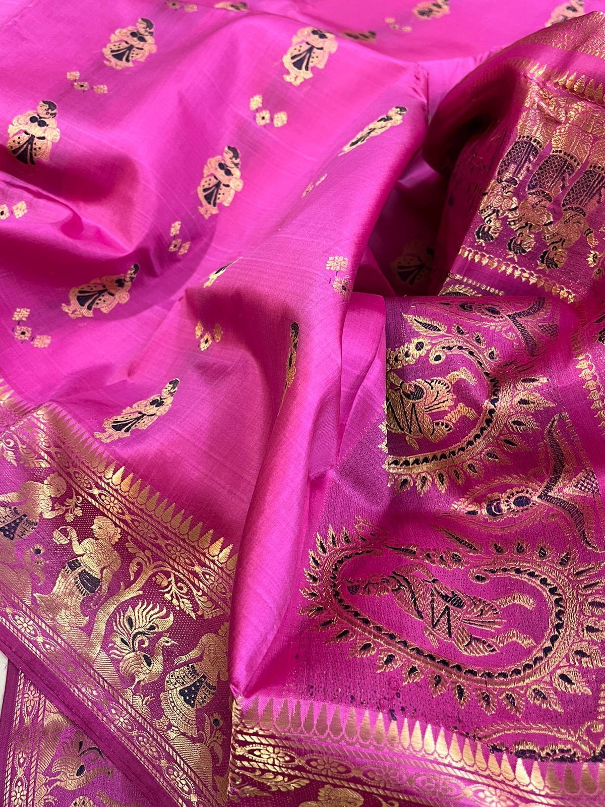 Exquisite Handwoven Pure Silk Swarnachari saree - Rose Pink and Gold