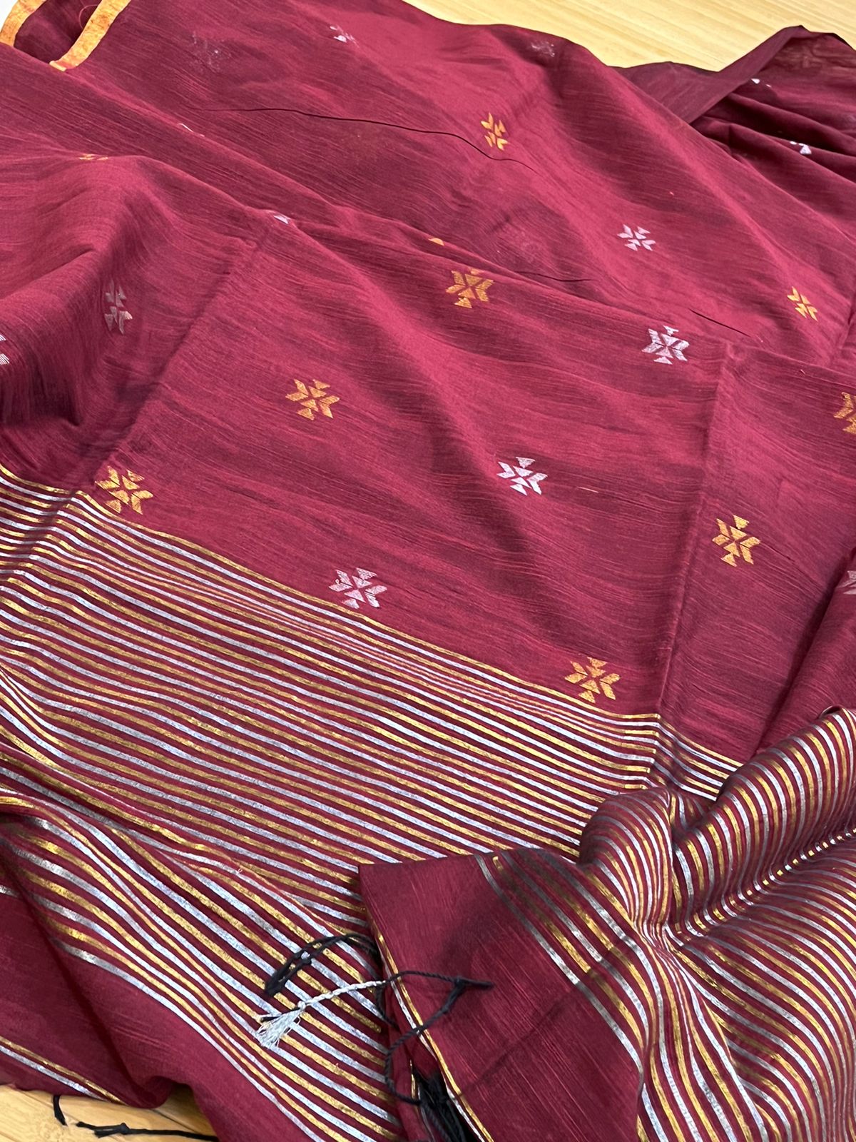 Beautiful Pure cotton Handwoven Sarees with zari weaving