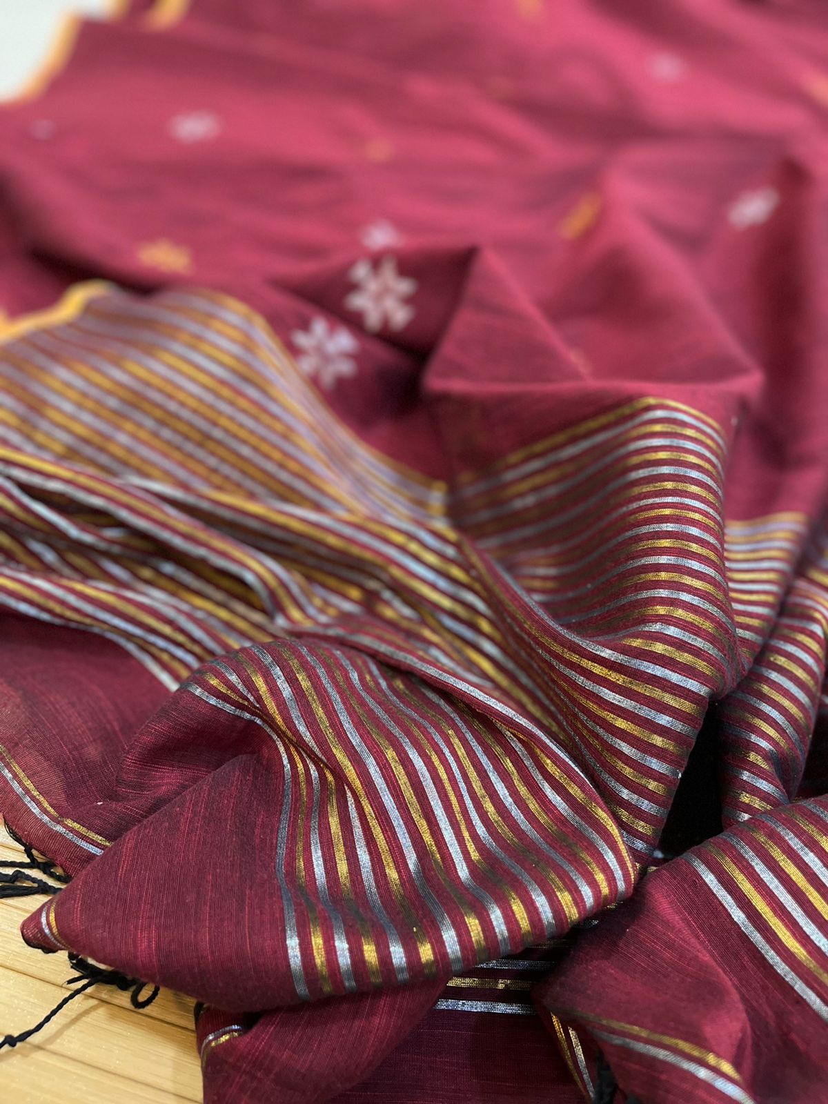 Beautiful Pure cotton Handwoven Sarees with zari weaving